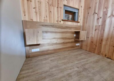 Fabrication de tête de lit en bois à Ponlat Taillebourg