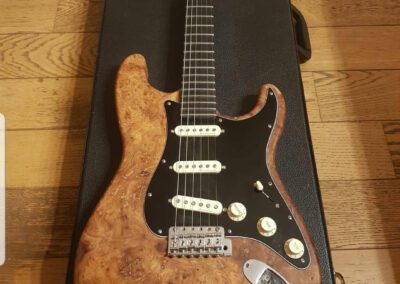 Réalisation de corps de guitare en bois à Ponlat Taillebourg